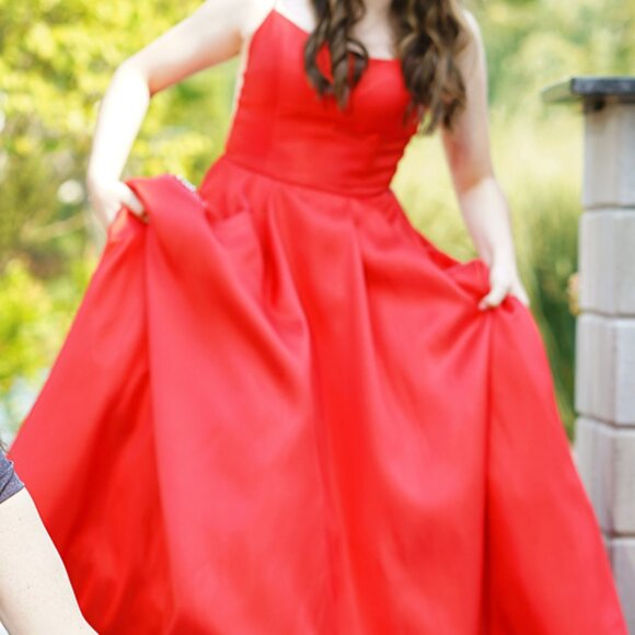 Red Satin Gown w/ Spaghetti Straps, Rhinestone Pockets, Mesh Side Panel - size 8 - Picture 3 of 8